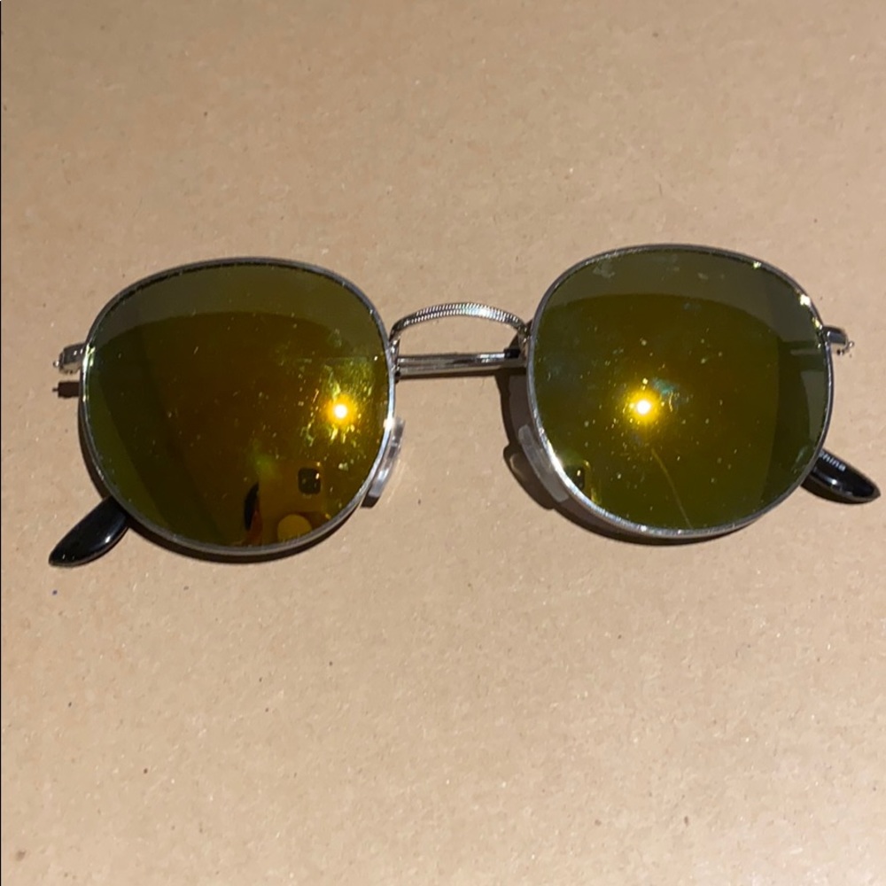 Sunglasses no name